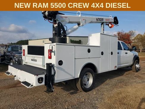 New 2025 RAM 5500 Tradesman AWD/4WD image 22