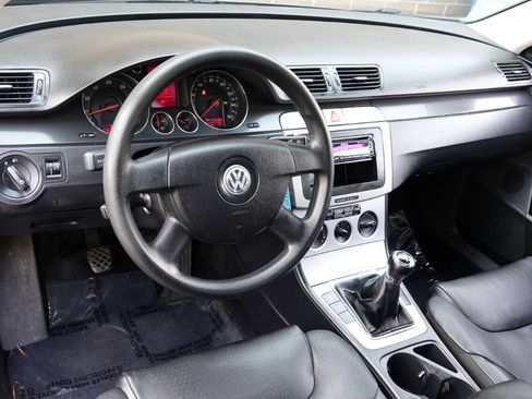 Used 2007 Volkswagen Passat 2.0T FWD image 4