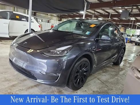 Used 2024 Tesla Model Y Long Range image 1