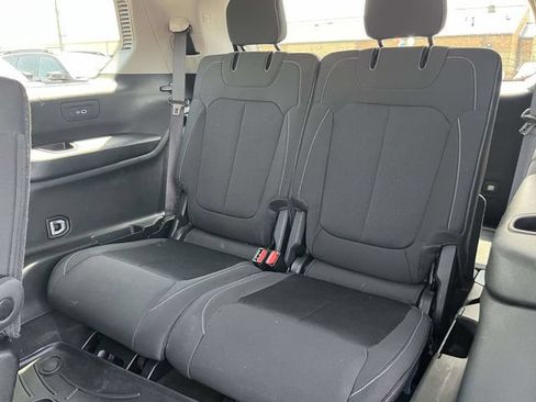 Used 2022 Jeep Grand Cherokee L Laredo w/ Luxury Tech Group I AWD/4WD image 16