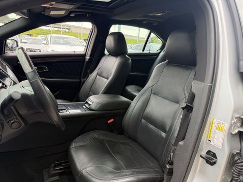 Used 2014 Ford Taurus Limited w/ Equipment Group 301A FWD image 28