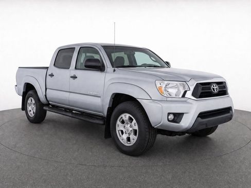 Used 2014 Toyota Tacoma 4x4 Double Cab w/ SR5 Package image 3