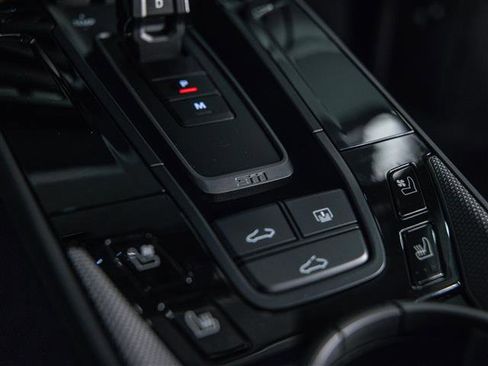 Certified 2025 Porsche 911 Carrera image 24