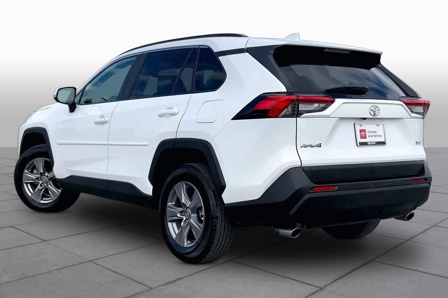 Used 2025 Toyota RAV4 XLE w/ Convenience Package FWD image 12