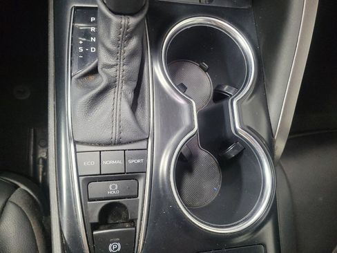 Used 2020 Toyota Camry XSE image 26