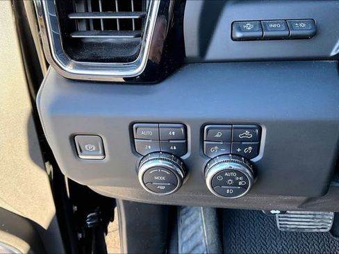 Used 2024 GMC Sierra 1500 Denali w/ Technology Package image 16