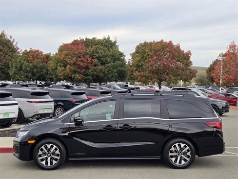 New 2026 Honda Odyssey EX-L image 7