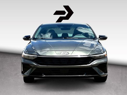 Used 2026 Hyundai Elantra Sport FWD image 3
