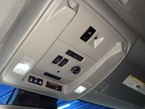 Used 2018 Cadillac Escalade Luxury image 23