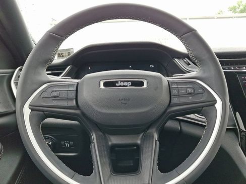 Certified 2023 Jeep Grand Cherokee Altitude AWD/4WD image 21