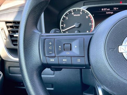 Used 2023 Nissan Rogue S FWD image 29