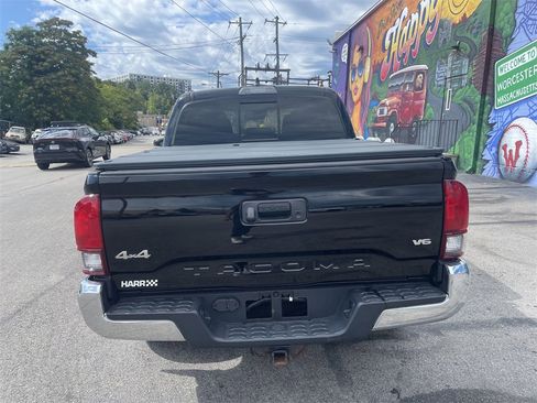 Used 2020 Toyota Tacoma SR5 image 4