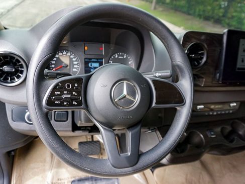 Used 2021 Mercedes-Benz Sprinter 3500 image 63