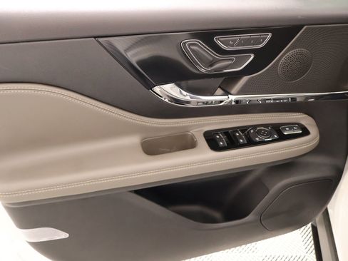 New 2026 Lincoln Corsair Reserve AWD/4WD image 16
