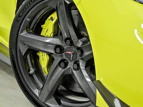 Used 2024 Chevrolet Corvette Z06 w/ Z07 Performance Package RWD image 4