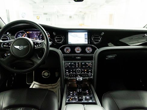 Used 2016 Bentley Mulsanne RWD image 40
