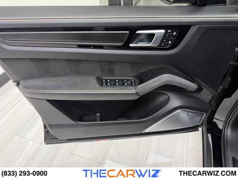 Used 2023 Porsche Cayenne Turbo GT image 39