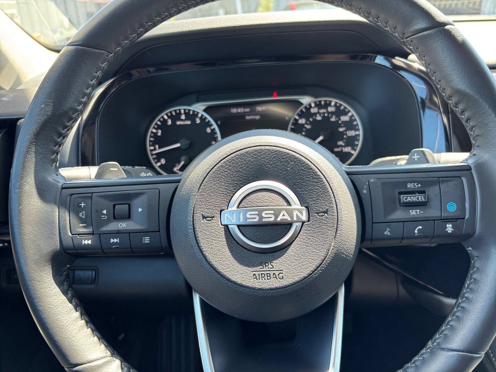 Used 2025 Nissan Pathfinder SV FWD image 29