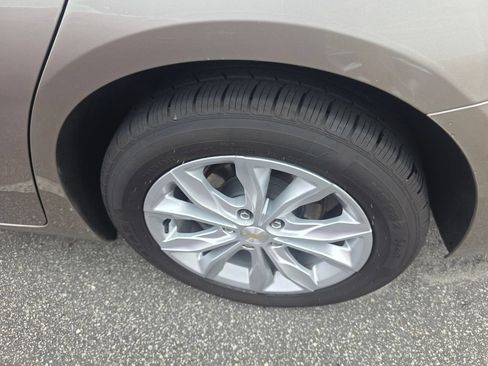 Used 2023 Chevrolet Malibu LT FWD image 39