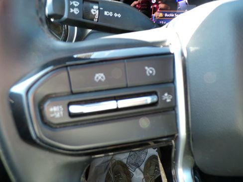 Used 2023 Chevrolet Colorado LT w/ LT Convenience Package II image 21