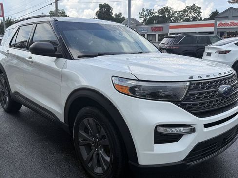 Used 2021 Ford Explorer XLT w/ Equipment Group 202A AWD/4WD image 6