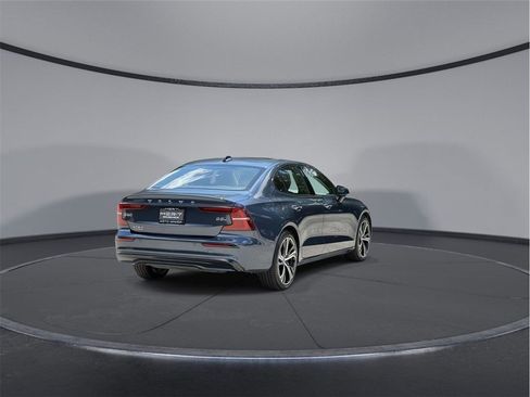 Used 2024 Volvo S60 B5 Core image 13