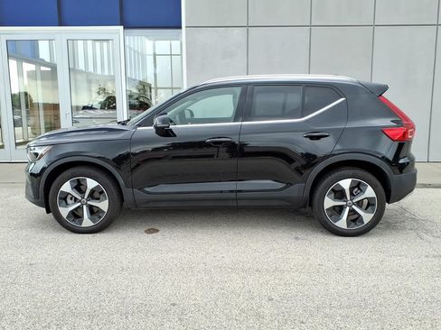 Certified 2025 Volvo XC40 B5 Plus AWD/4WD image 3