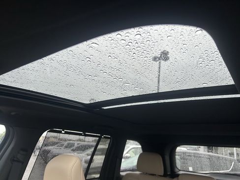 New 2025 Jeep Grand Cherokee Limited w/ Luxury Tech Group II image 22