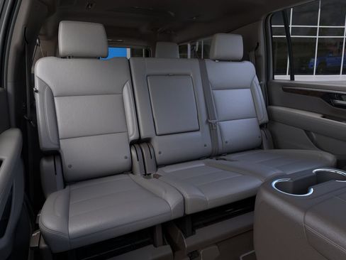 New 2026 Chevrolet Suburban LT w/ Comfort Package AWD/4WD image 17
