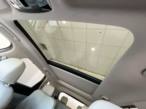 Used 2023 Kia Sorento SX Prestige w/ Panoramic Sunroof Package AWD/4WD image 22