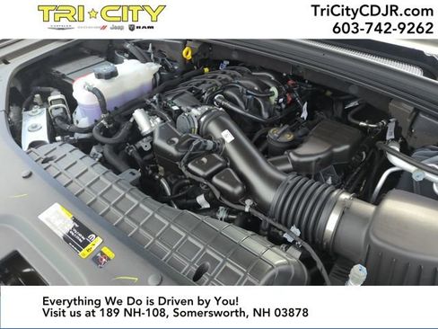 New 2025 Jeep Grand Cherokee Limited w/ Luxury Tech Group II image 35