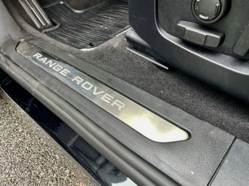 Certified 2024 Land Rover Range Rover Evoque Dynamic SE image 38