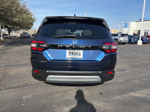 Used 2025 Honda Pilot EX-L image 4