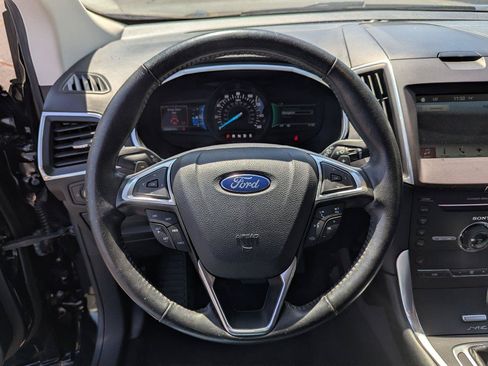 Used 2016 Ford Edge Titanium w/ Technology Package AWD/4WD image 13