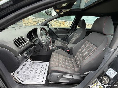 Used 2011 Volkswagen Golf 4-Door FWD image 24