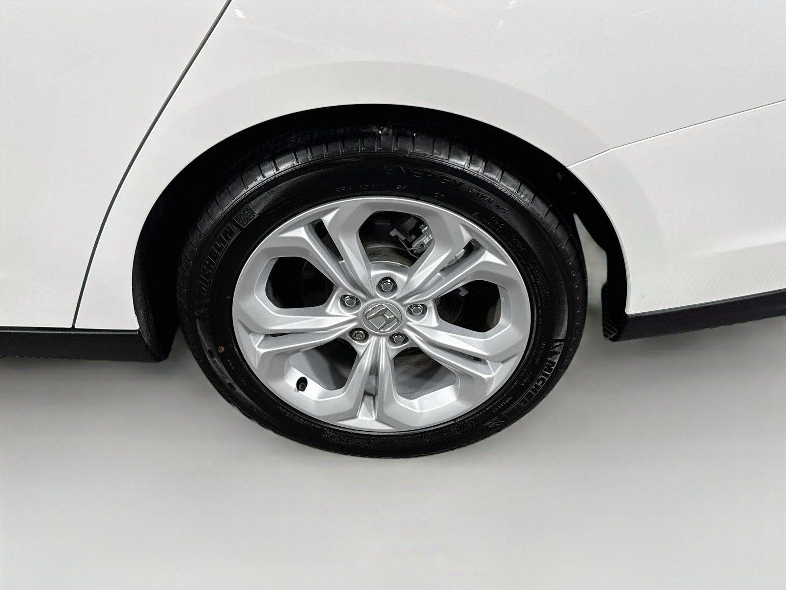 Certified 2025 Honda Accord LX image 5