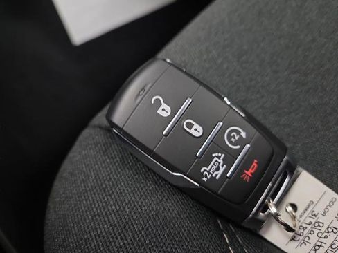 New 2026 RAM 1500 4x4 Crew Cab image 30