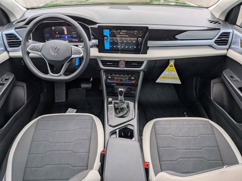 New 2026 Volkswagen Taos SE image 16