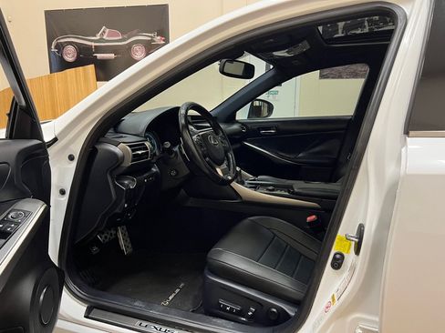 Used 2014 Lexus IS 350 w/ F Sport Package RWD image 15
