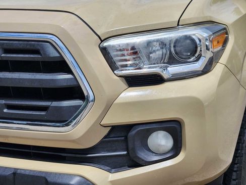 Used 2016 Toyota Tacoma SR5 w/ Towing Package RWD image 7