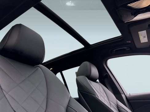 Used 2025 BMW X5 xDrive40i image 16