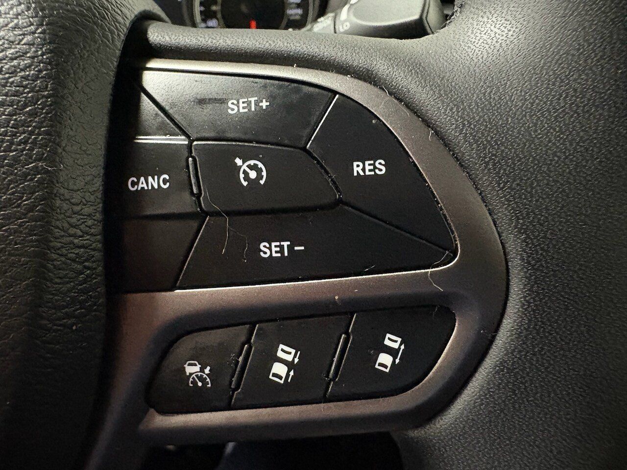 Used 2022 Jeep Cherokee Limited w/ Mopar Interior Package AWD/4WD image 18