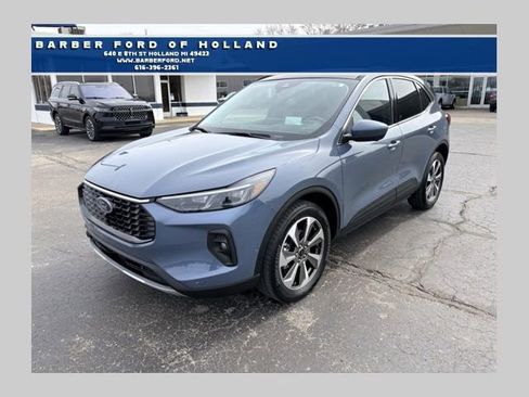 Used 2024 Ford Escape Platinum w/ Premium Technology Package image 1