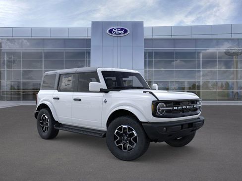 New 2026 Ford Bronco Outer Banks image 7