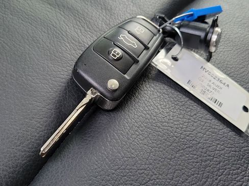 Used 2018 Audi Q3 2.0T Premium image 32