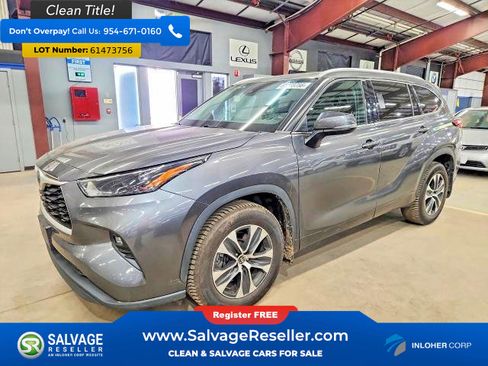 Used 2022 Toyota Highlander XLE AWD/4WD image 1
