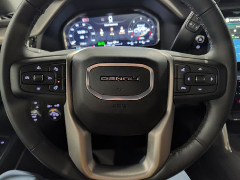 Used 2025 GMC Sierra 2500 Denali w/ Denali Reserve Package image 9