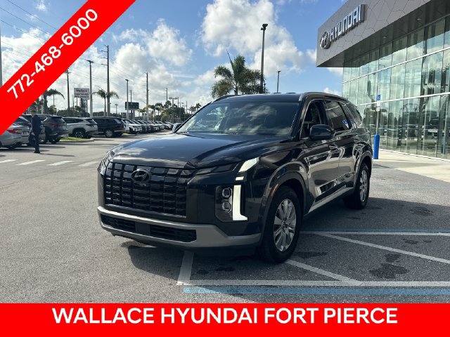 Used 2023 Hyundai Palisade SEL FWD image 2
