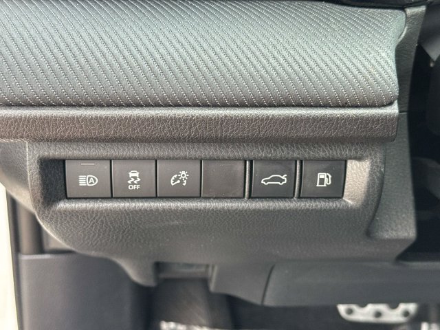 Used 2025 Toyota Camry SE FWD image 27