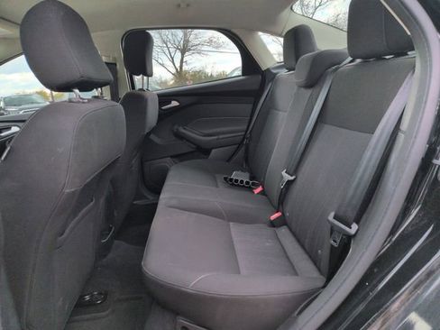 Used 2015 Ford Focus SE FWD image 38